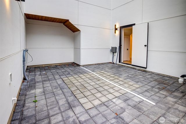 6400 Fauntleroy Way SW, Seattle, WA 98136