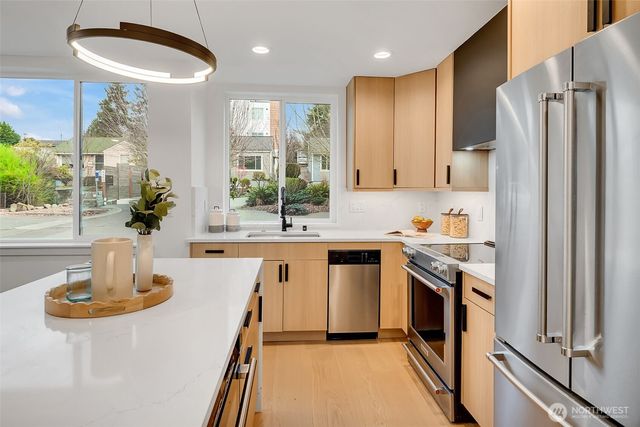 6400 Fauntleroy Way SW, Seattle, WA 98136