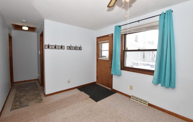 2843 Eisenhower DRIVE, Racine, WI 53405