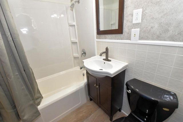 2843 Eisenhower DRIVE, Racine, WI 53405