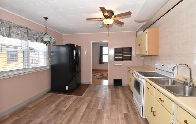 2843 Eisenhower DRIVE, Racine, WI 53405