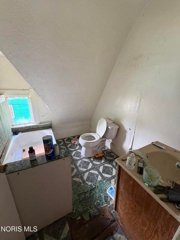 964 Western Avenue, Toledo, OH 43609