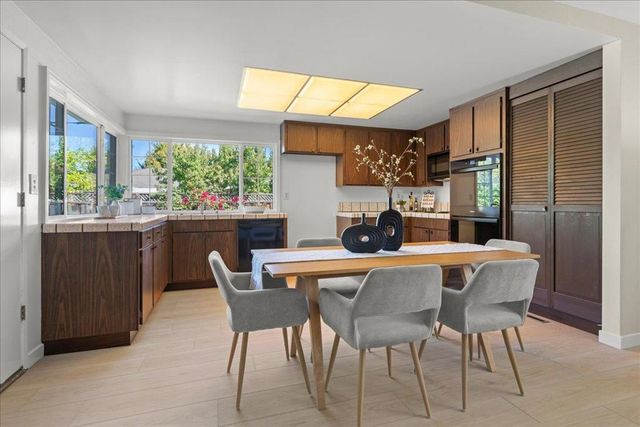 1695 Almond Blossom Lane, San Jose, CA 95124