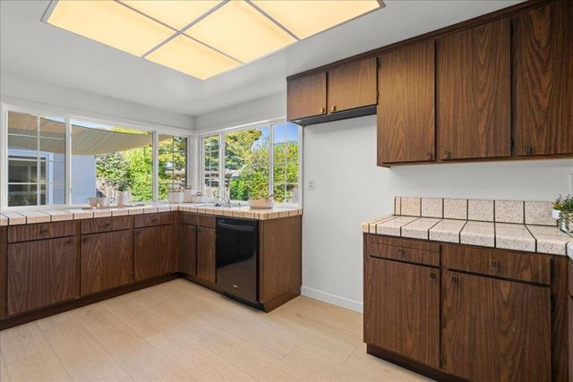 1695 Almond Blossom Lane, San Jose, CA 95124