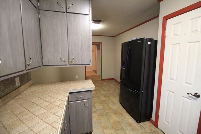 327 W Mulberry ST, Fredericksburg, TX 78624