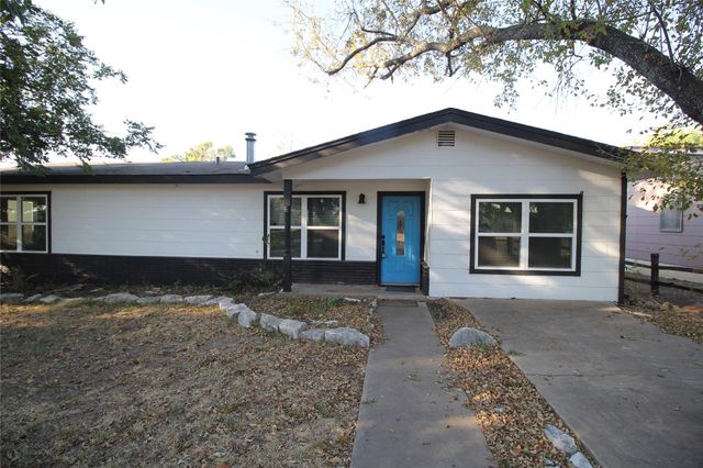 327 W Mulberry ST, Fredericksburg, TX 78624