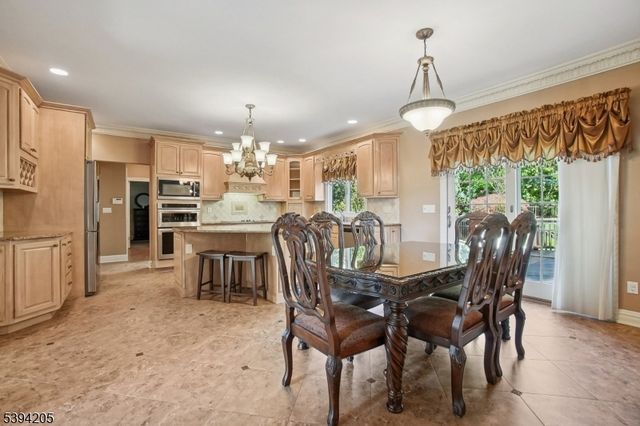 42 Winchester Dr, Scotch Plains Twp., NJ 07076