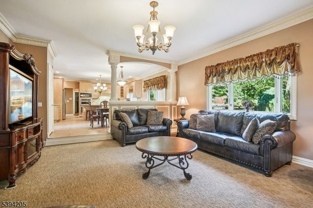 42 Winchester Dr, Scotch Plains Twp., NJ 07076