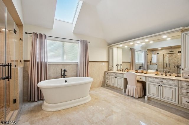 42 Winchester Dr, Scotch Plains Twp., NJ 07076