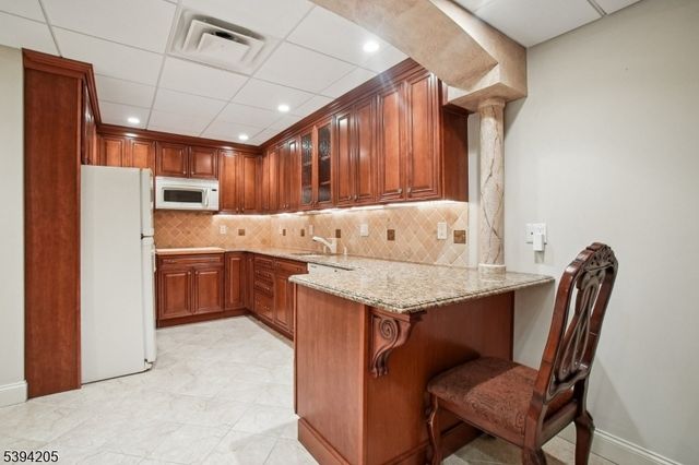 42 Winchester Dr, Scotch Plains Twp., NJ 07076