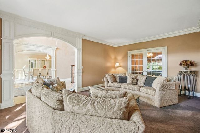 42 Winchester Dr, Scotch Plains Twp., NJ 07076