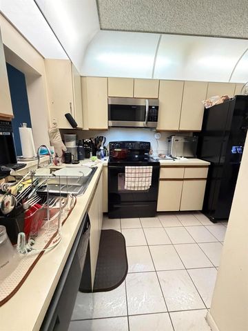 3300 NW 46th Street 104, Oakland Park, FL 33309