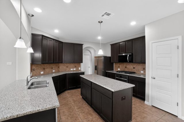 348 Vista Gardens DR, Buda, TX 78610