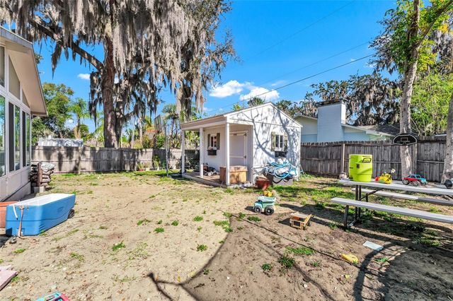 308 S PALM AVENUE, Howey In The Hills, FL 34737