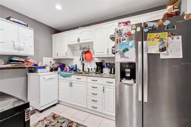 308 S PALM AVENUE, Howey In The Hills, FL 34737