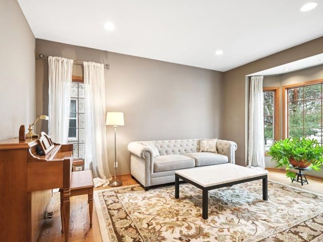 543 N Chestnut Street, Addison, IL 60101