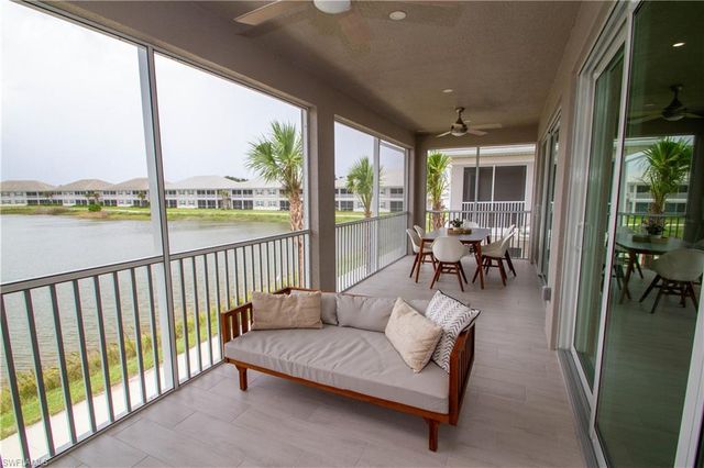 251 Indies DR E 202, Naples, FL 34114