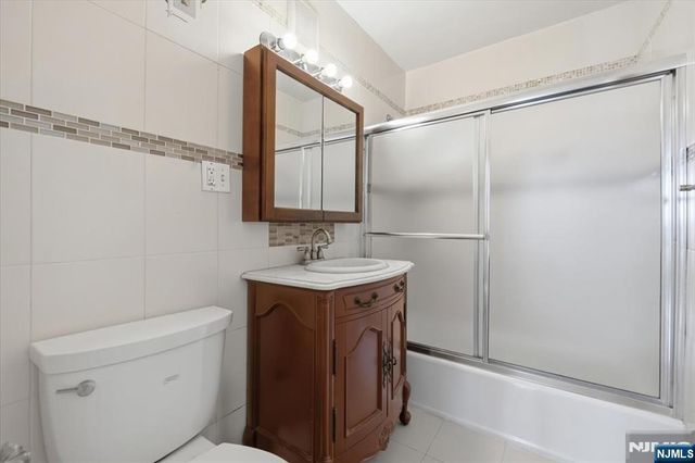 2000 Linwood Avenue 14Y, Fort Lee, NJ 07024