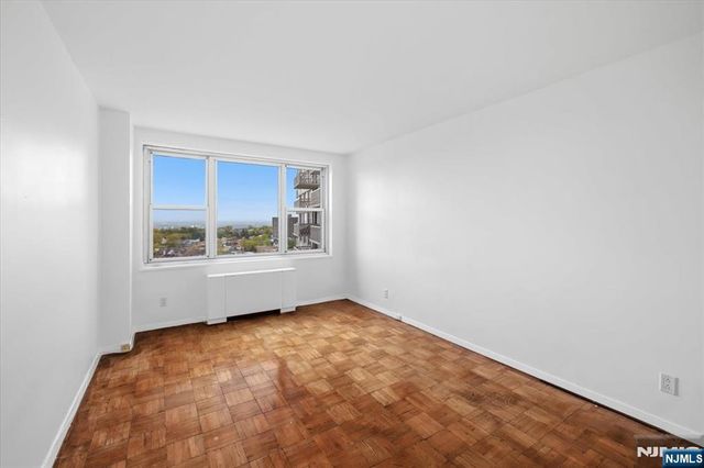 2000 Linwood Avenue 14Y, Fort Lee, NJ 07024