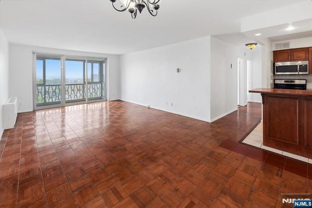 2000 Linwood Avenue 14Y, Fort Lee, NJ 07024