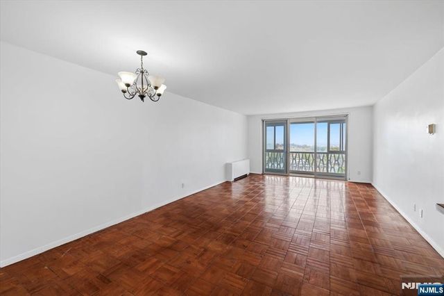 2000 Linwood Avenue 14Y, Fort Lee, NJ 07024