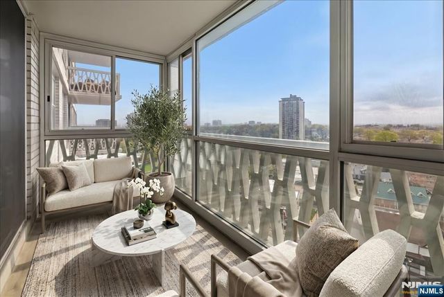 2000 Linwood Avenue 14Y, Fort Lee, NJ 07024