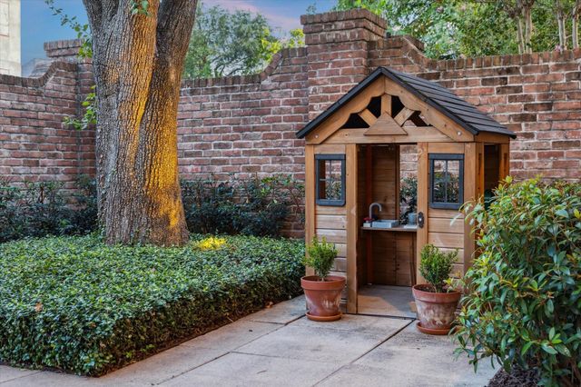 1918 Potomac Drive A, Houston, TX 77057