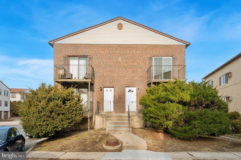 22 S Springfield Rd Apt E1, Clifton Heights, PA 19018