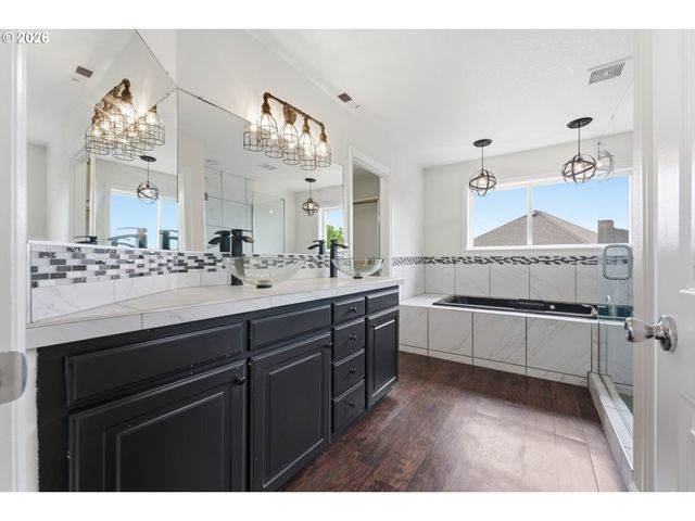 15254 Sw TURNAGAIN Dr, Tigard, OR 97224