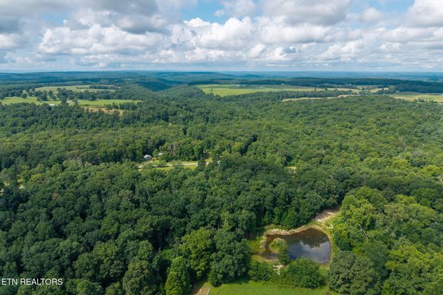 494 Sampson Rd, Crossville, TN 38572