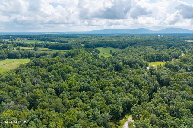 494 Sampson Rd, Crossville, TN 38572