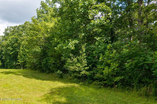 494 Sampson Rd, Crossville, TN 38572