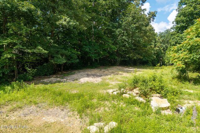 494 Sampson Rd, Crossville, TN 38572