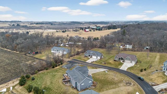 3092 Parker Pass, Sun Prairie, WI 53590