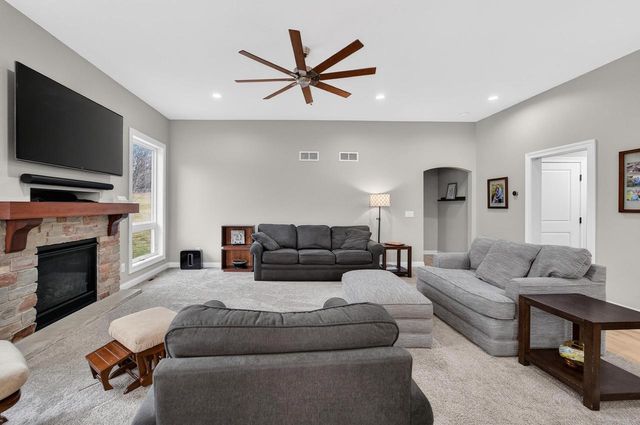 3092 Parker Pass, Sun Prairie, WI 53590