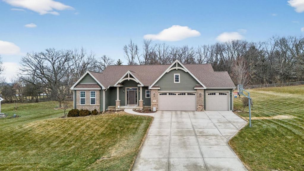 3092 Parker Pass, Sun Prairie, WI 53590