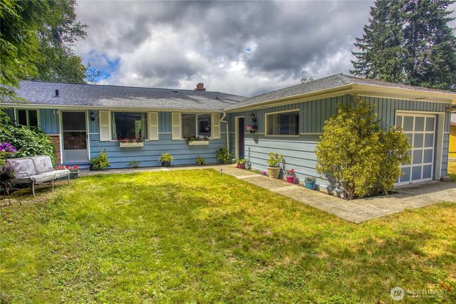 11826 NE Manzanita Lane, Bainbridge Island, WA 98110