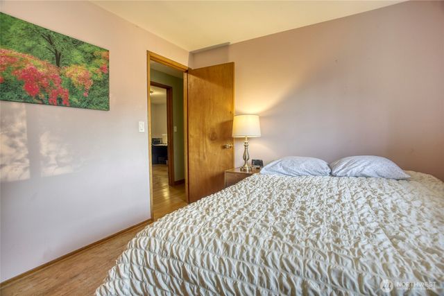 11826 NE Manzanita Lane, Bainbridge Island, WA 98110