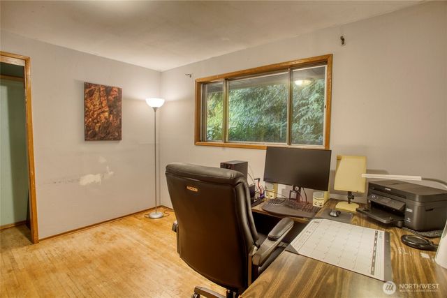 11826 NE Manzanita Lane, Bainbridge Island, WA 98110