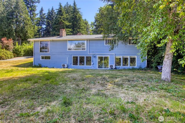 11826 NE Manzanita Lane, Bainbridge Island, WA 98110