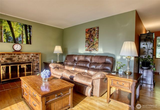 11826 NE Manzanita Lane, Bainbridge Island, WA 98110