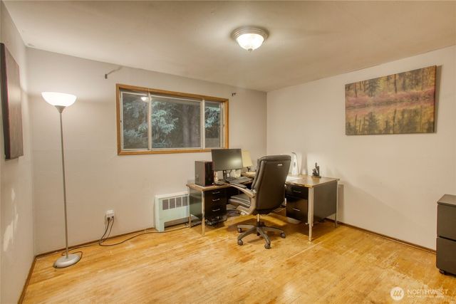 11826 NE Manzanita Lane, Bainbridge Island, WA 98110