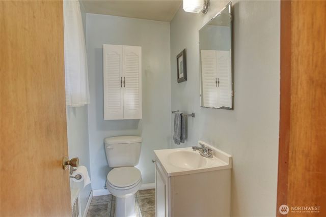 11826 NE Manzanita Lane, Bainbridge Island, WA 98110