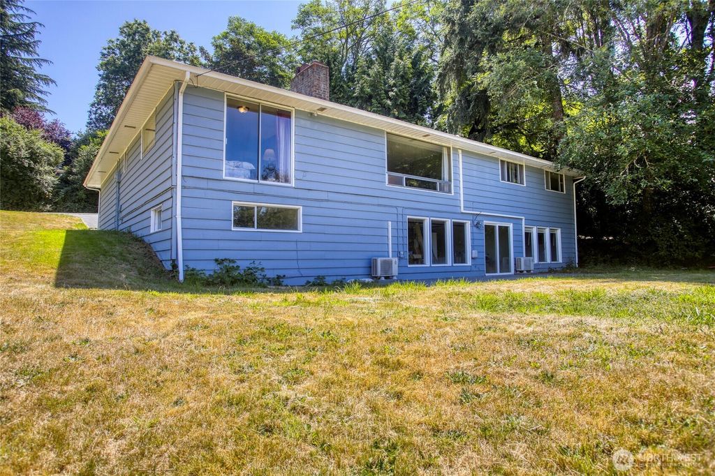 11826 NE Manzanita Lane, Bainbridge Island, WA 98110