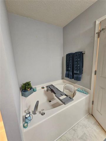 4215 LEGACY Square, Atlanta, GA 30349