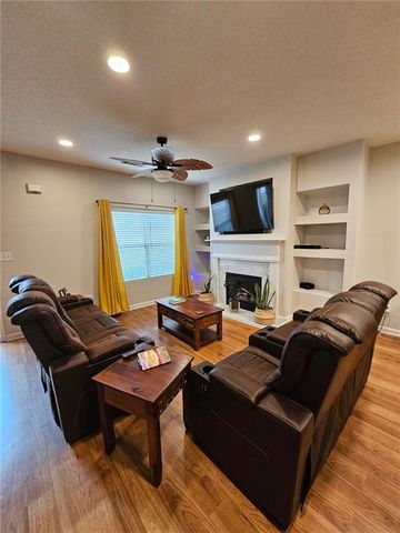 4215 LEGACY Square, Atlanta, GA 30349