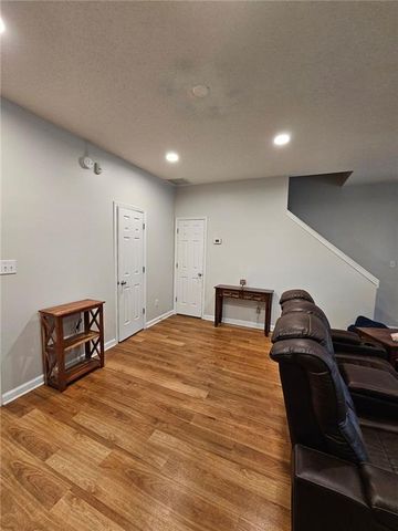 4215 LEGACY Square, Atlanta, GA 30349