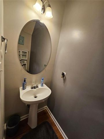 4215 LEGACY Square, Atlanta, GA 30349