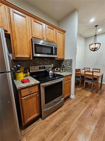 4215 LEGACY Square, Atlanta, GA 30349