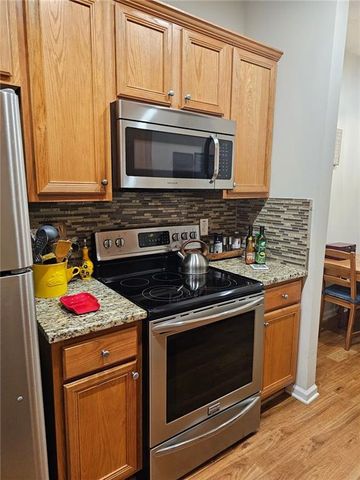 4215 LEGACY Square, Atlanta, GA 30349